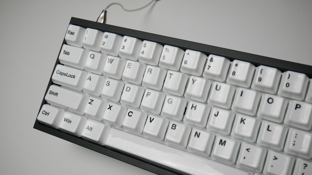 Cerakey レビュー。光沢感があり上品なセラミック製キーキャップ – DPQP