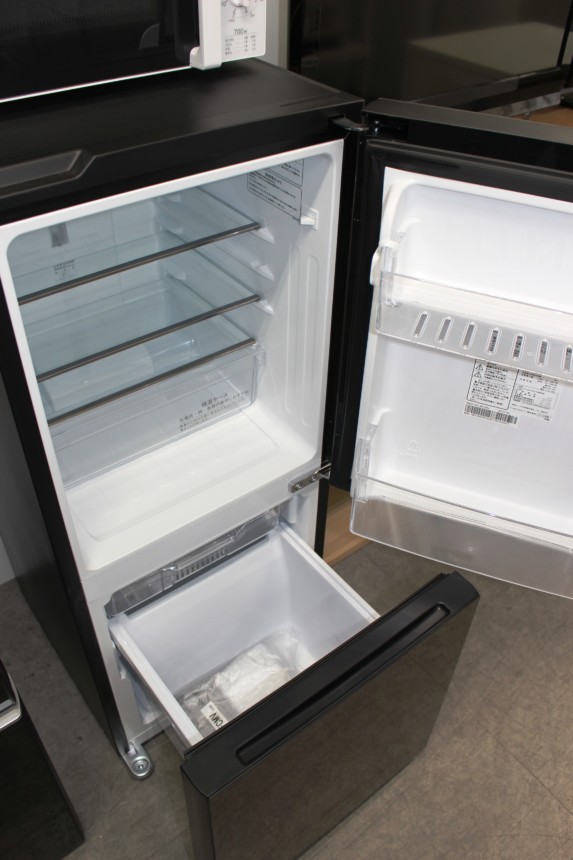 入荷情報] ハイセンス 冷凍冷蔵庫 HR-G13A-BR 19年製を格安販売中