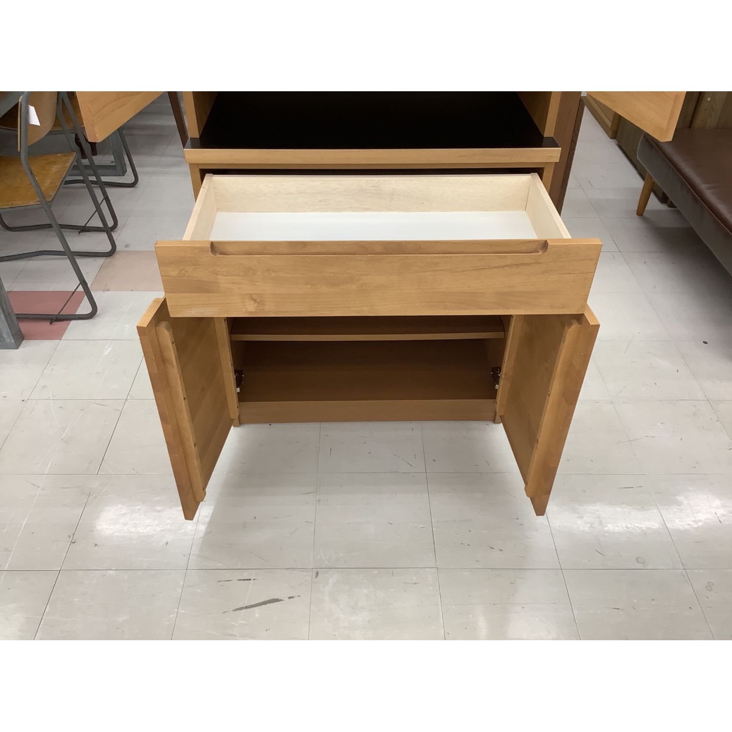 UNICO (ウニコ) 食器棚 ブラウン 2枚扉 アルダー材 WYTHE cupboard