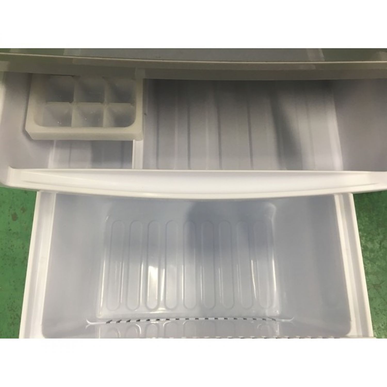 SHARP (シャープ) 2015年製 137L 2ドア冷蔵庫 SJ-D14A 2015年製 137L