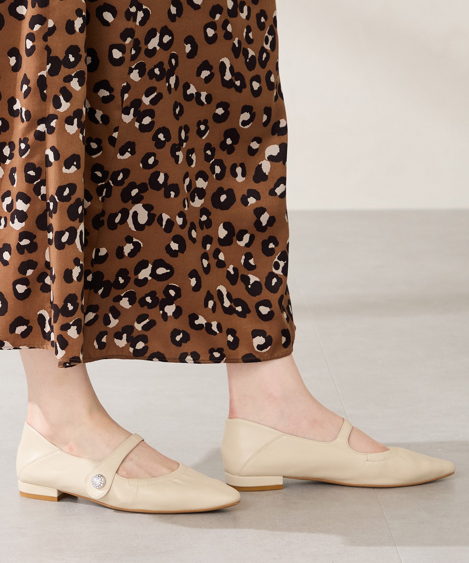 ギャザーデザインメリージェーンパンプス/52316 – ORIENTALTRAFFIC