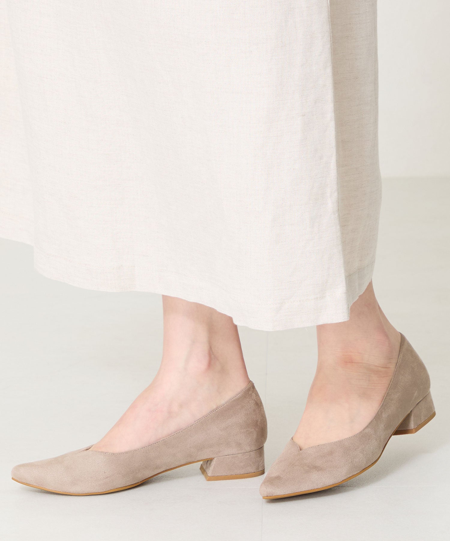 WEB限定】スリットカットポインテッドトゥヒールパンプス/55105