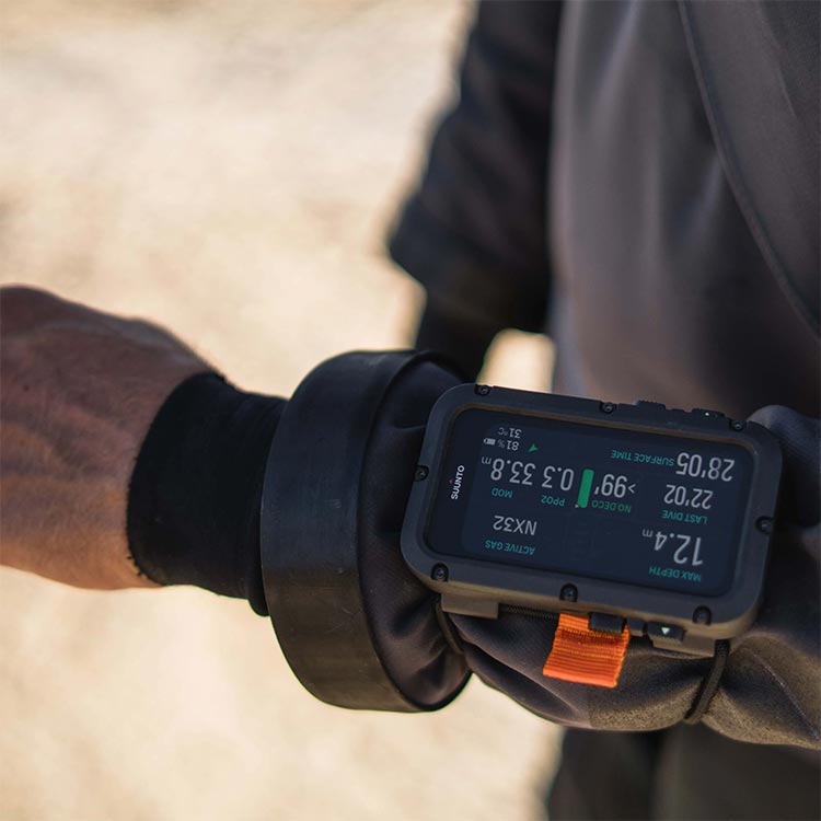 mic21ダイビングショップダイブコンピューター [ SUUNTO ] スント