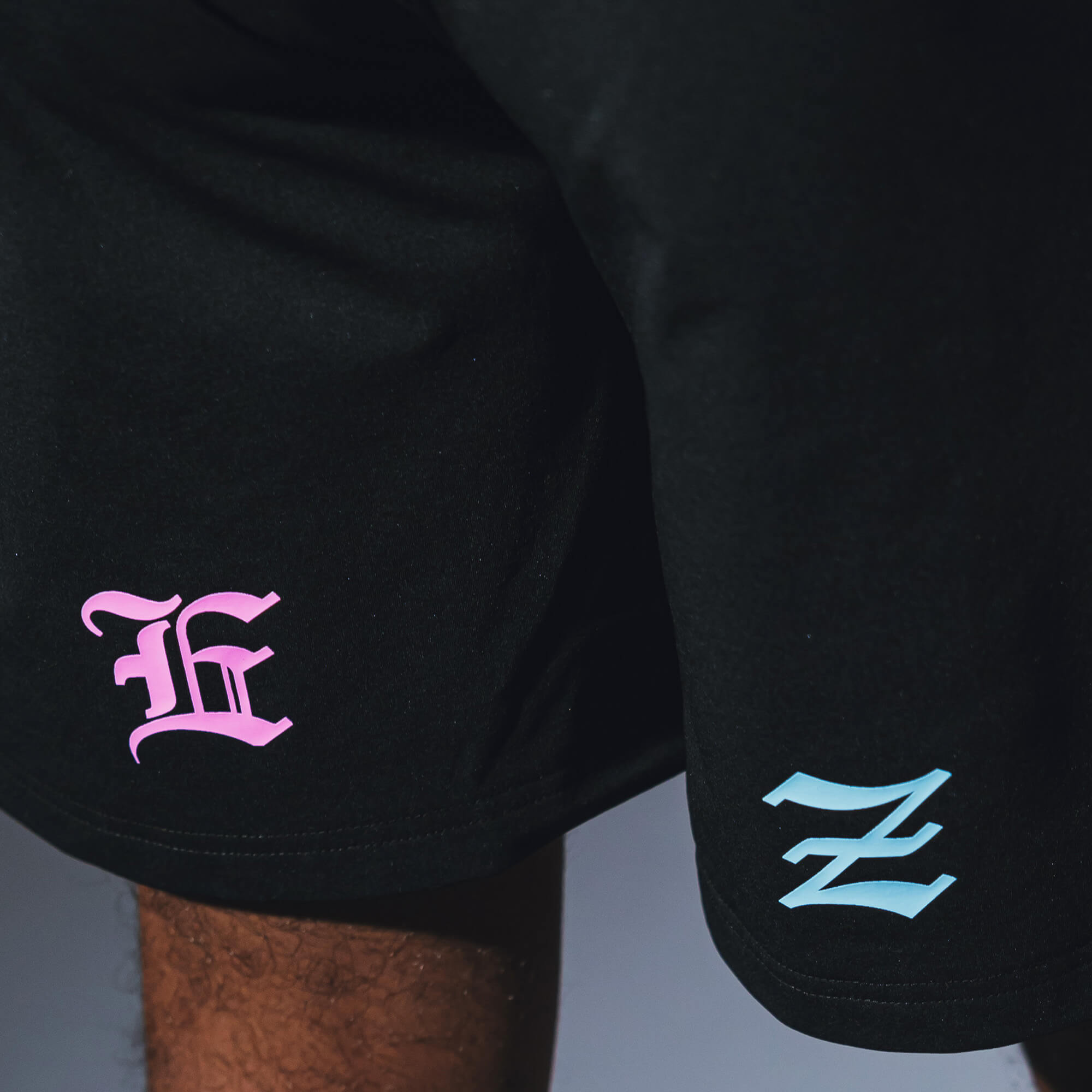 ひざ上丈]マルチカラー カットオフショートパンツ(EZBH) – EGOZARU