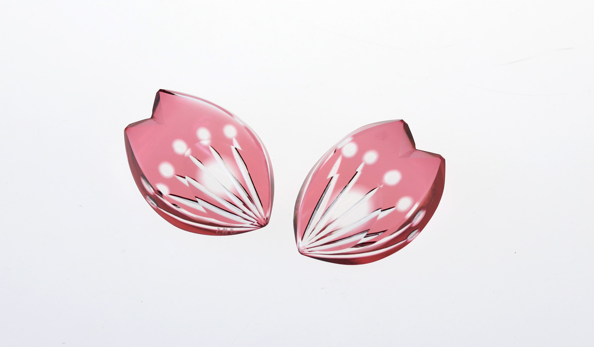 江戸切子 A101箸置き・桜の華びら2個セット | 江戸切子.jp