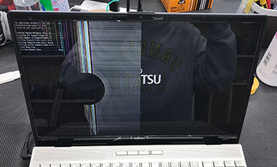 富士通 AH56/E2 FMVA56E2Gのパソコン修理 画面割れ | 液晶修理センター