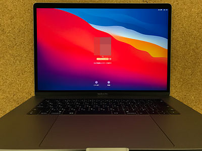 MacBook Proの画面が真っ暗で映らない原因・対処法と修理実績
