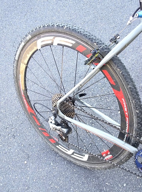 中華カーボンホイール】熟成してるリムブレーキモデル【マジで使える