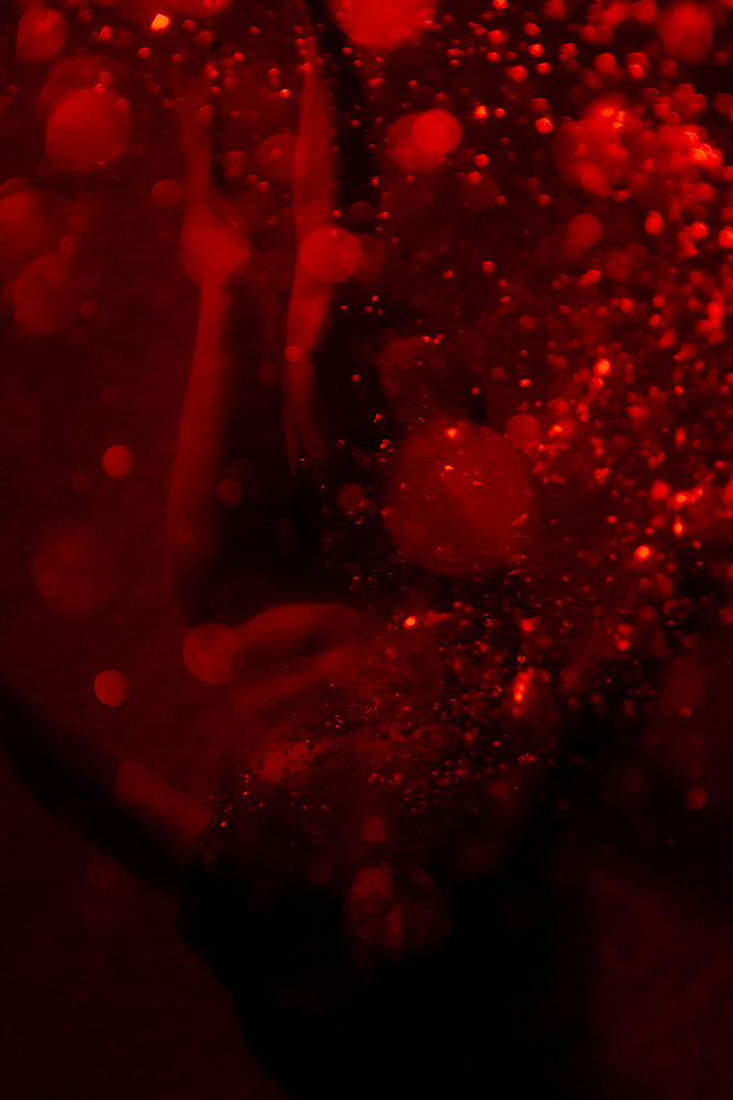 LA在住の写真家、コリン・サッシンガムの作品集『BE L'EAU』の発売記念