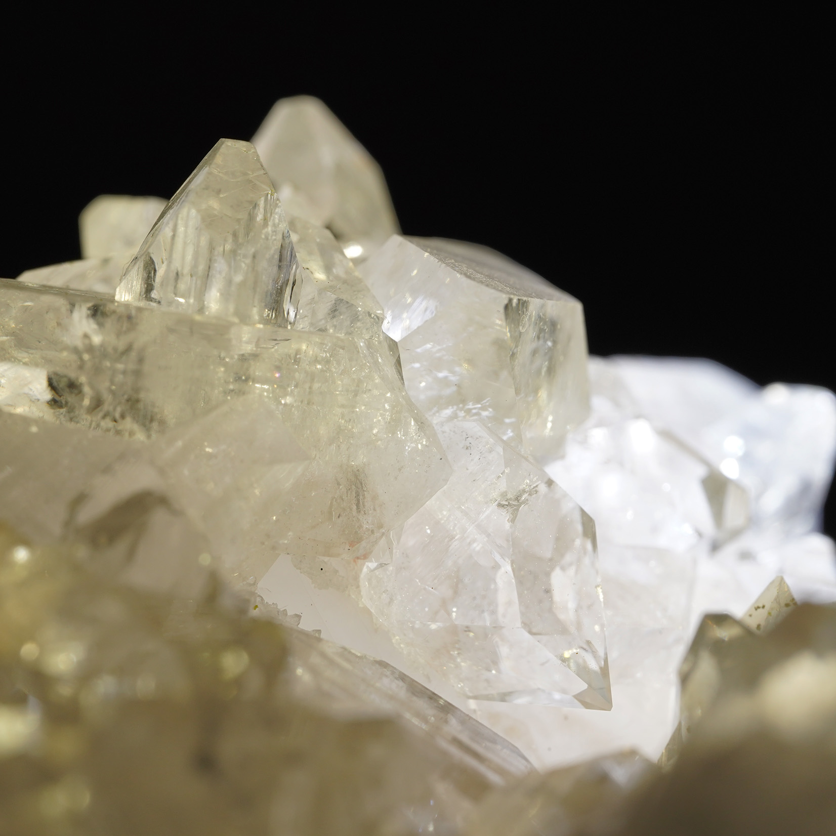 アポフィライト（魚眼石）の特徴・効果・浄化方法 - FieldStones