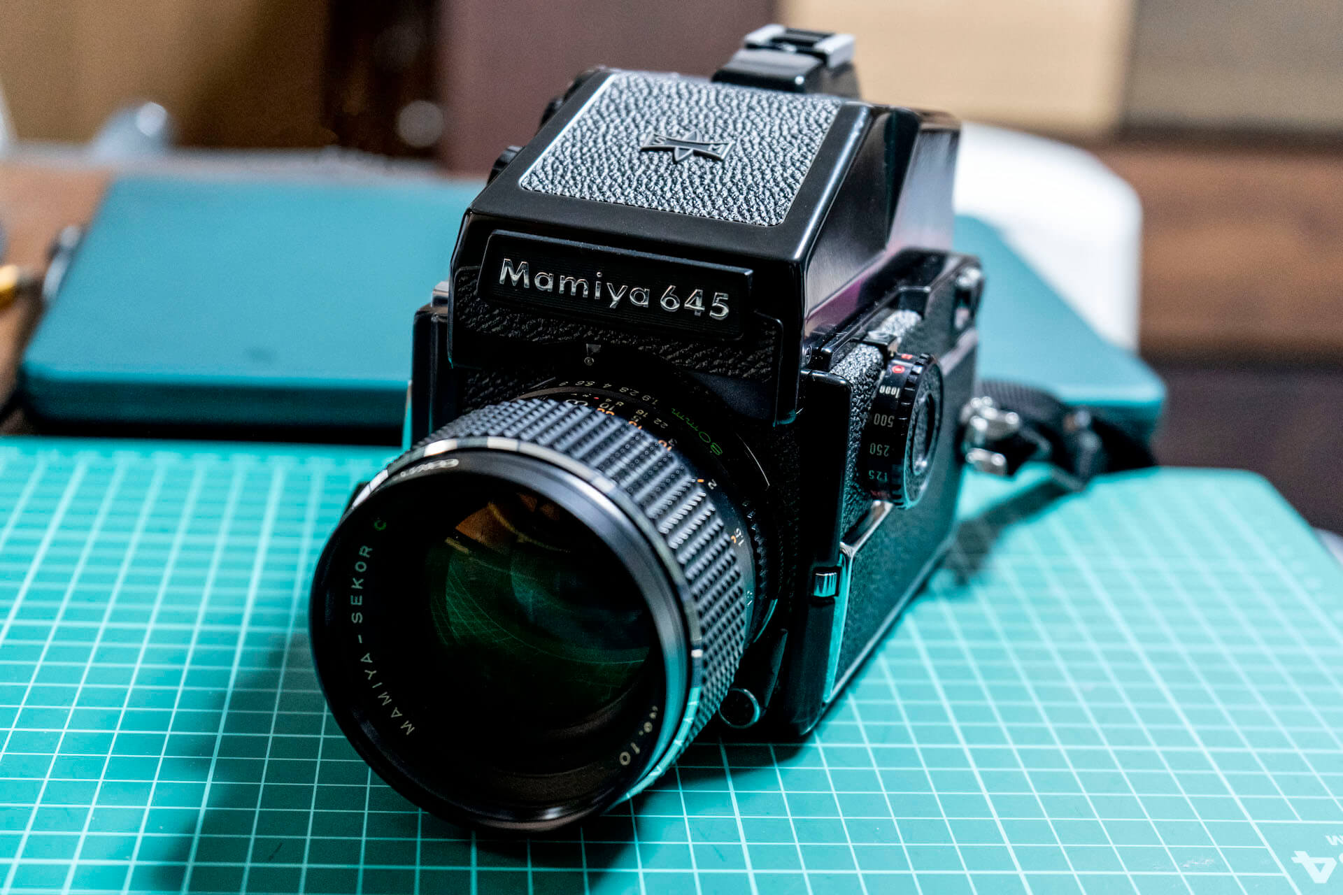 中判フィルムカメラ Mamiya M645 1000s【since 1976】レビュー | film