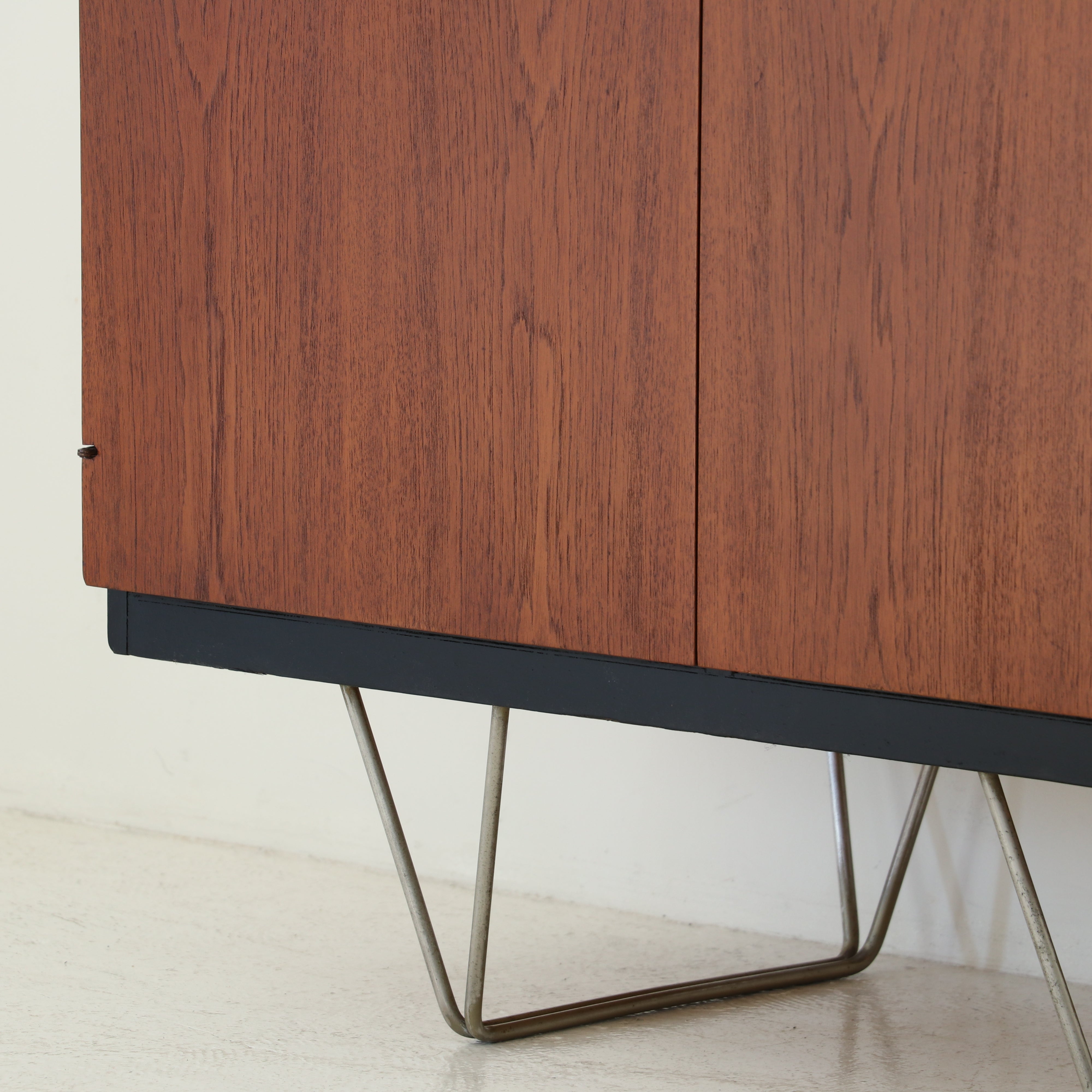 Cabinet / John & Sylvia Reid for Stag – FILM