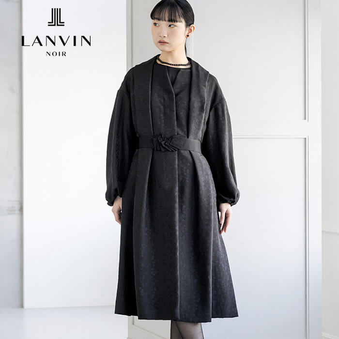 サテンアクセントを加えたロングジャケット 13号・ブラック｜東京