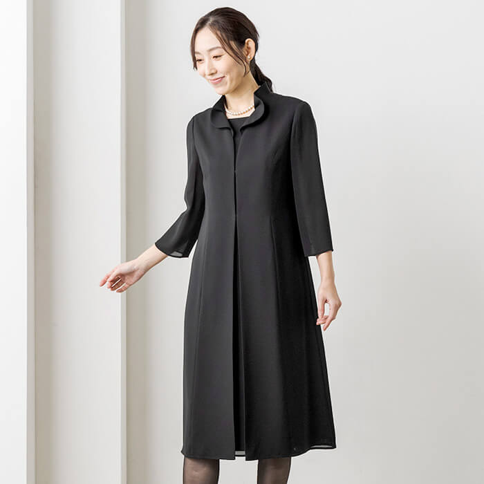 美しいフリルカラーの夏ワンピース 9号・ブラック｜東京ソワール