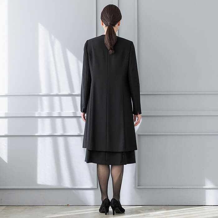 ベーシックなブラックフォーマル4点セット 19号・ブラック｜東京