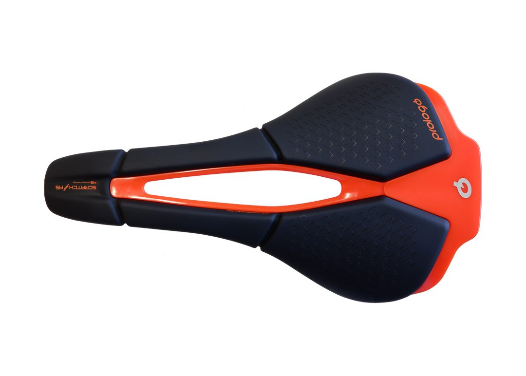 ツール優勝のポガチャルも使用するショートノーズサドル「Scratch M5