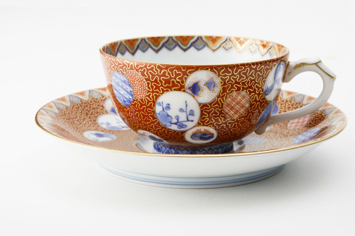 丸紋外赤金ミル 竜手付紅茶碗皿 | 有田焼 深川製磁｜公式オンラインストア