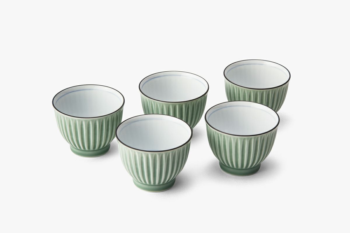 笹青磁見込山水 しのぎ仙茶碗揃 | 有田焼 深川製磁｜公式オンラインストア