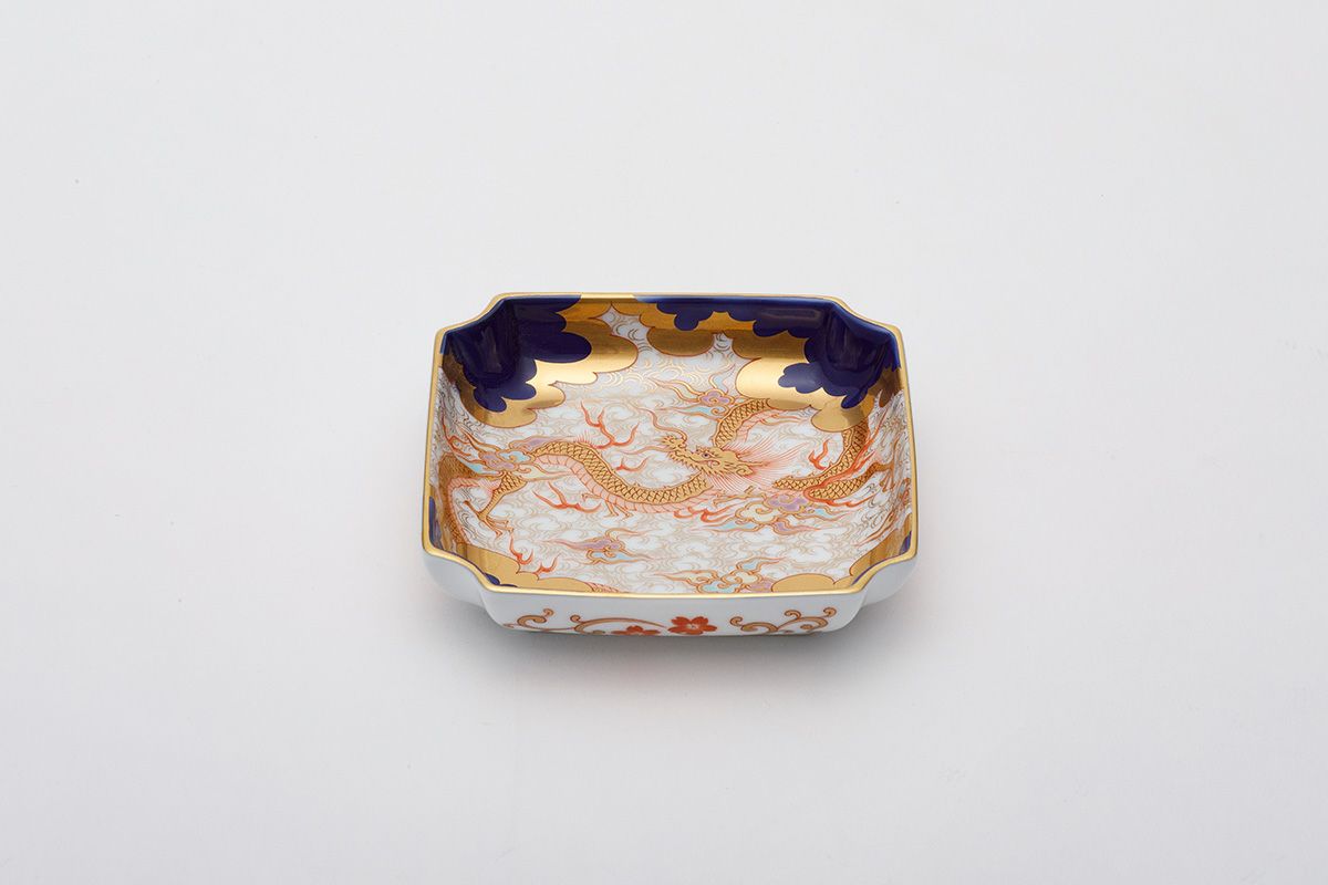 染錦金彩雲竜 角4号飾皿 | 有田焼 深川製磁｜公式オンラインストア