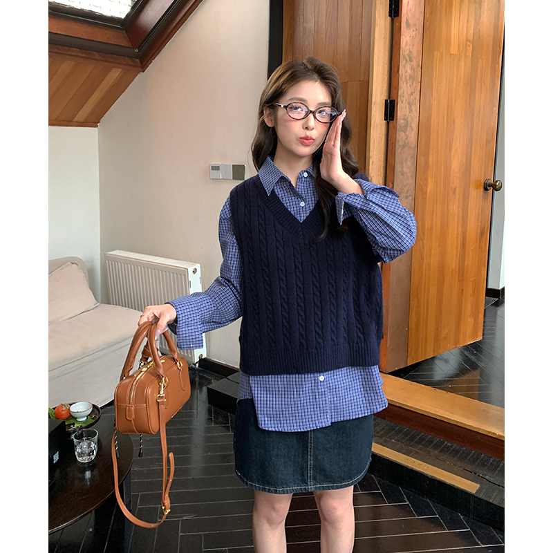ネイビーコーデ ケーブル編みベスト＆ギンガムシャツセット トップス